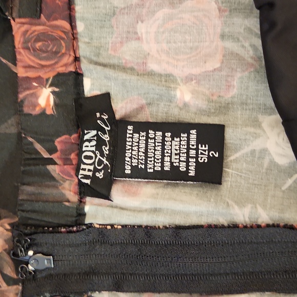 Hot Topic Whimsigoth Dark Roses Retro Dress Plus Size 1X - Picture 7 of 10